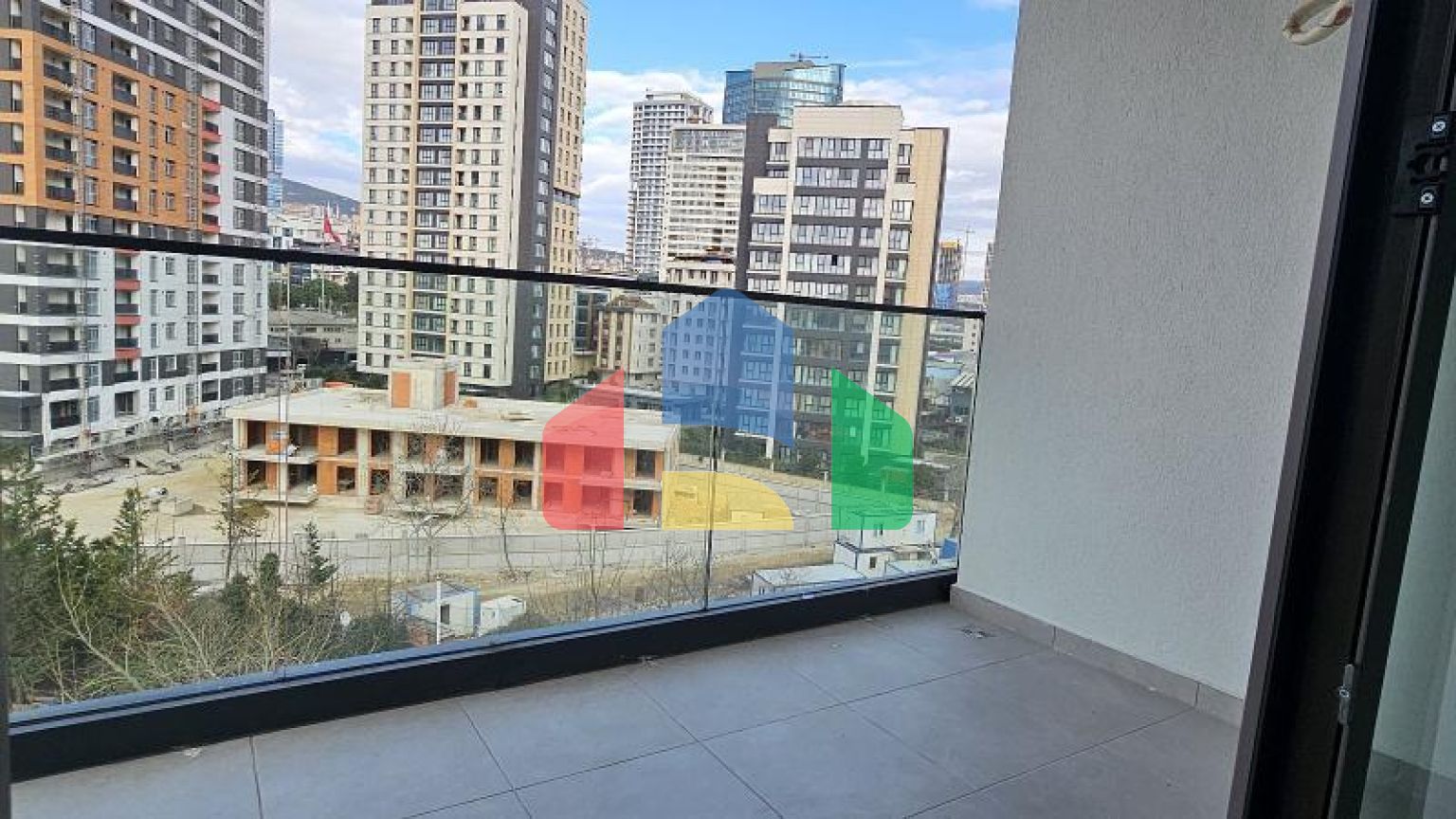 Квартира 2+1 с видом на море в Стамбуле