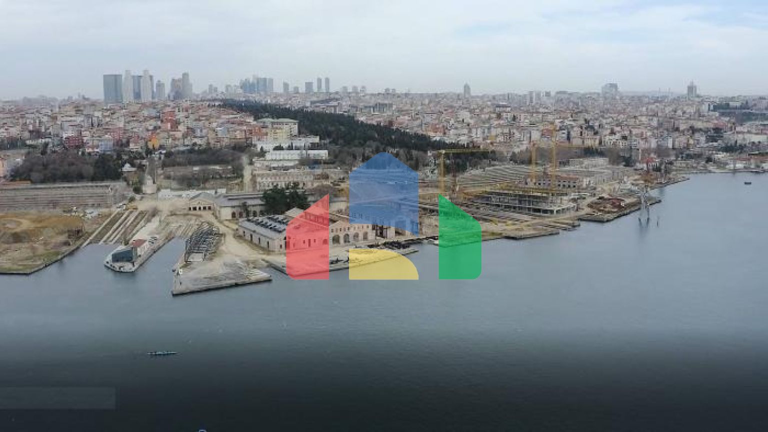 Квартира 4+1 с видом на море в Стамбуле