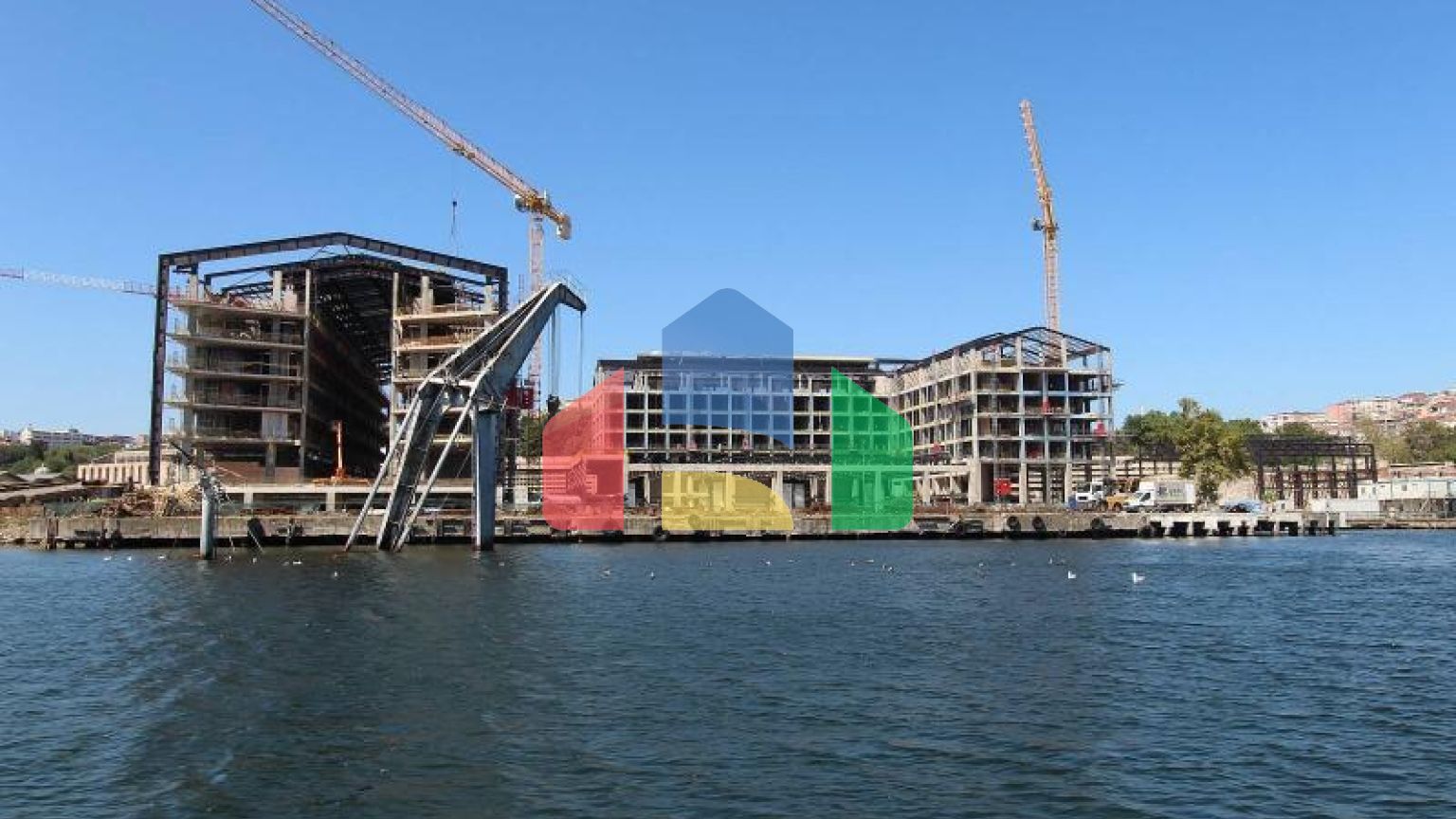 Квартира 4+1 с видом на море в Стамбуле