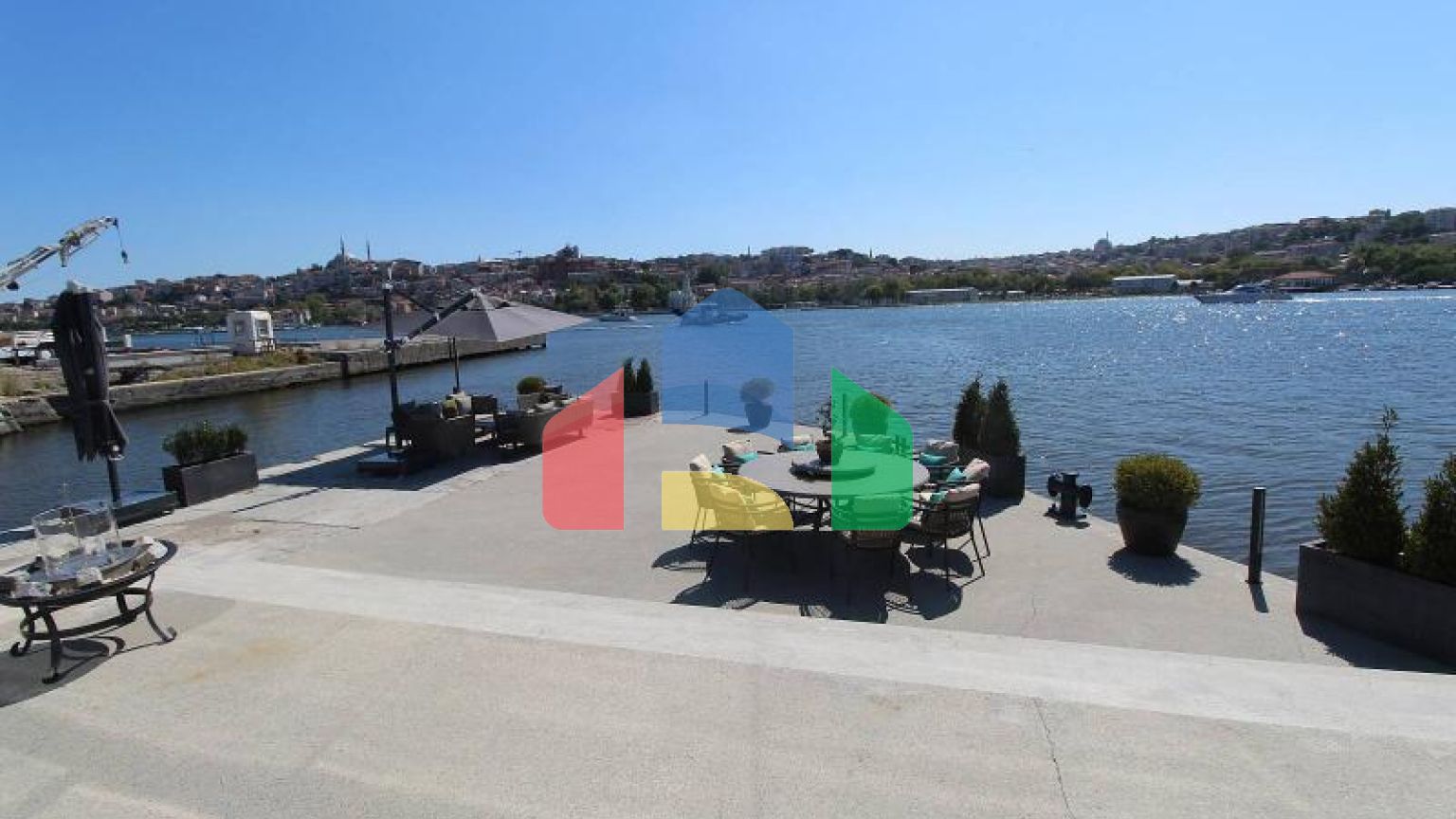 Квартира 4+1 с видом на море в Стамбуле