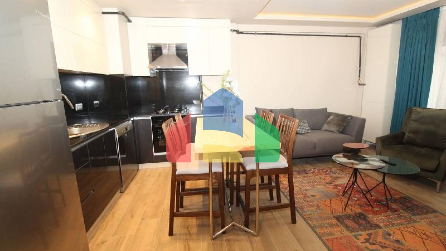 Дюплекс 4+1 с видом на море в Стамбуле