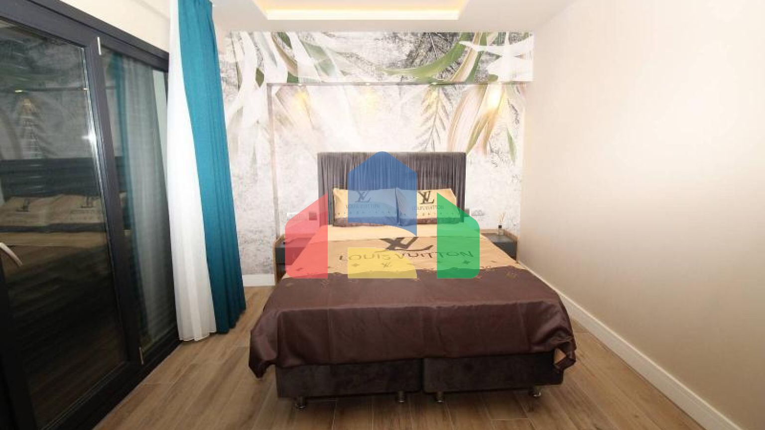 Дюплекс 4+1 с видом на море в Стамбуле