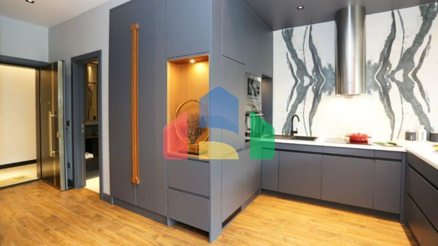 Дюплекс 2+1 с видом на море в Стамбуле