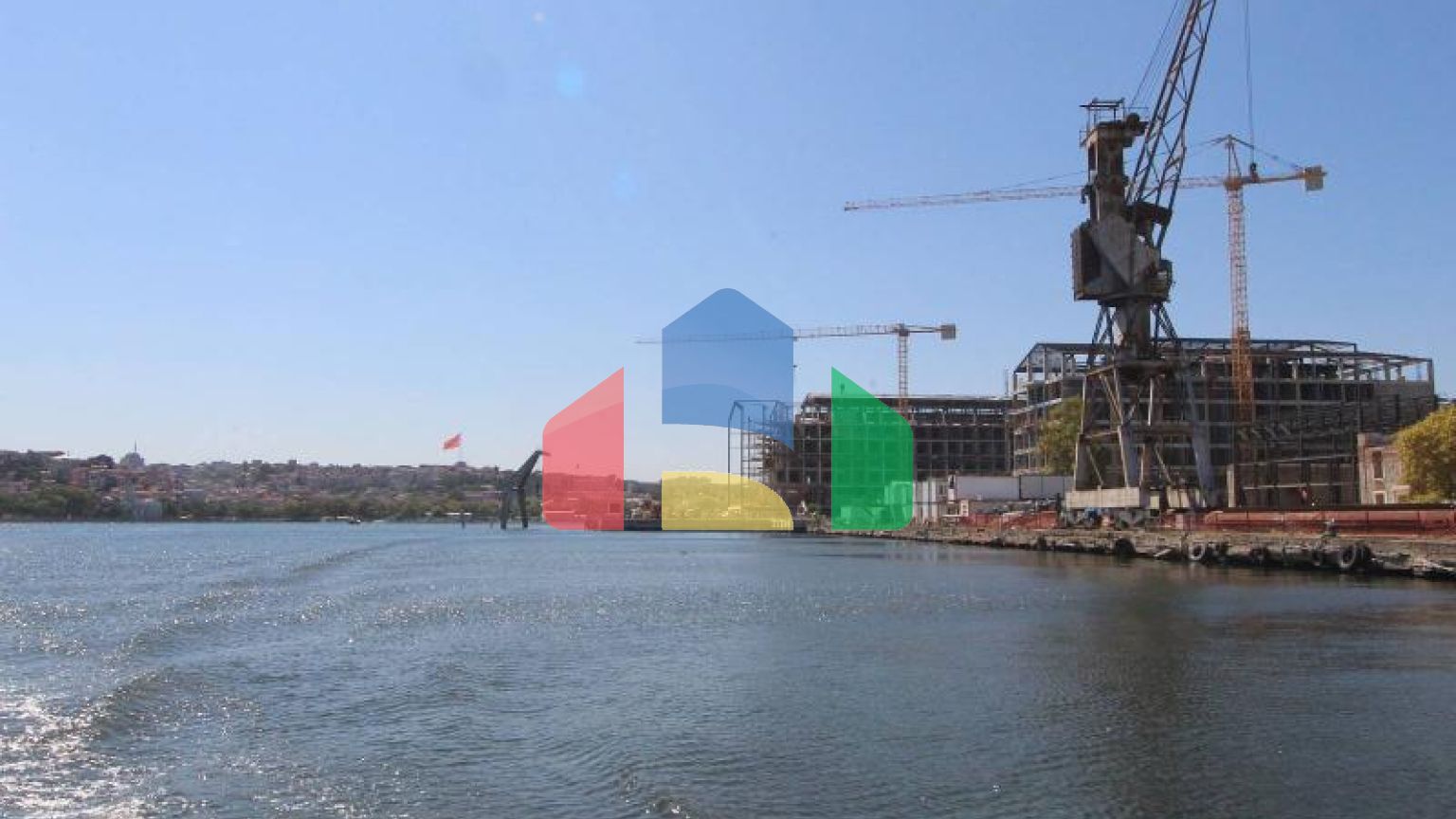 Квартира 1+1 с видом на море в Стамбуле