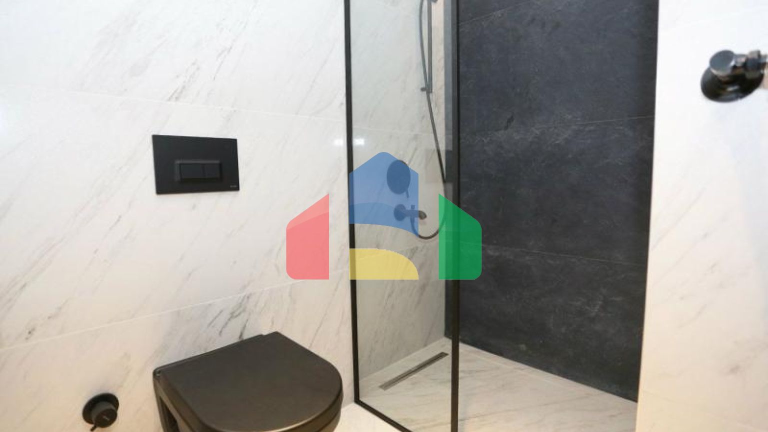 Пентхаус 3+1 с видом на море в Стамбуле