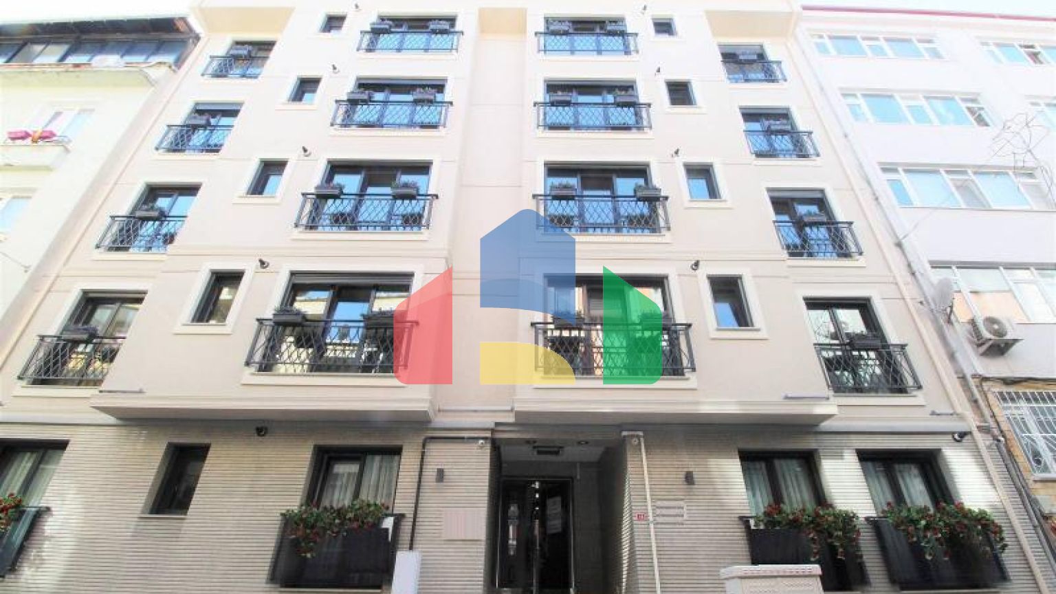 Квартира 1+1 с видом на море в Стамбуле