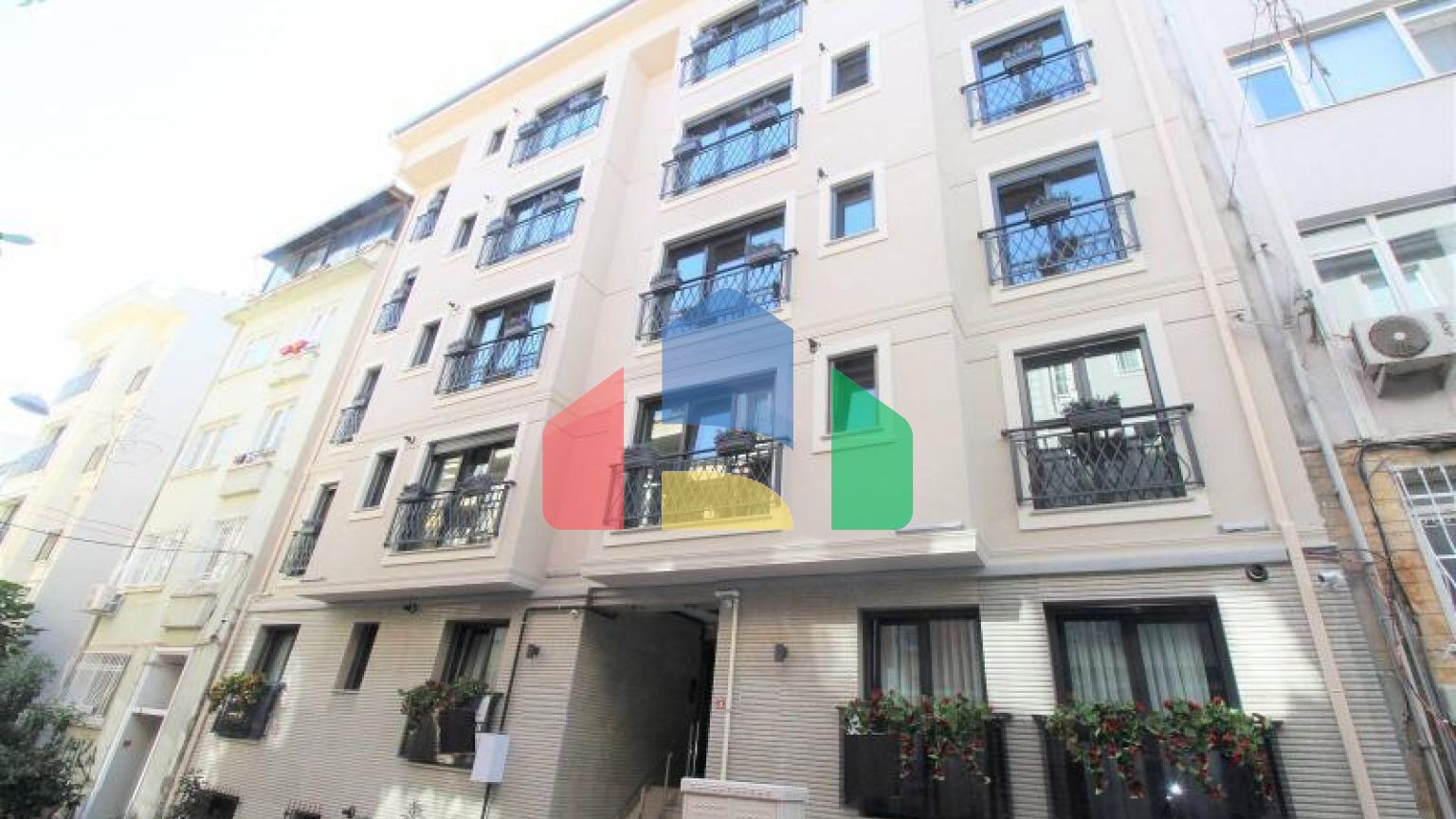 Квартира 1+1 с видом на море в Стамбуле