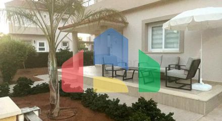 Villa on the coast of Long Beach