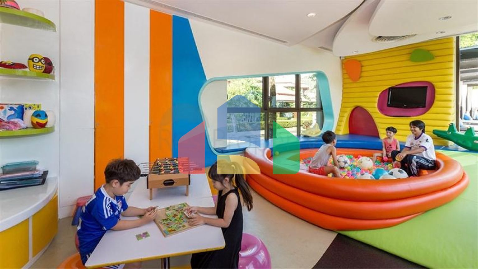 Вілла-дуплекс з трьома спальнями в новому комплексі