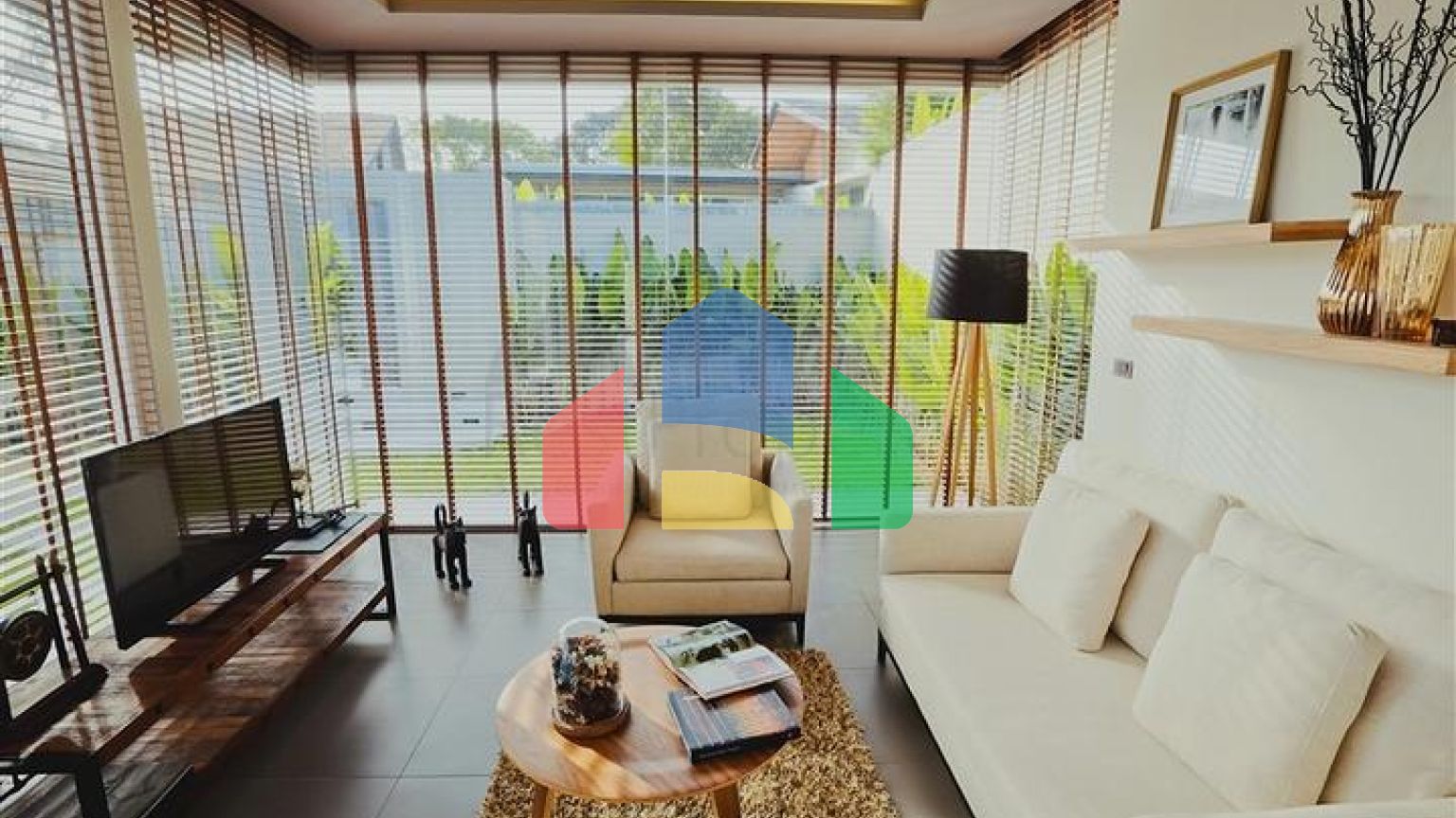 Вілли з трьома спальнями і особистим басейном в 10 хв до моря