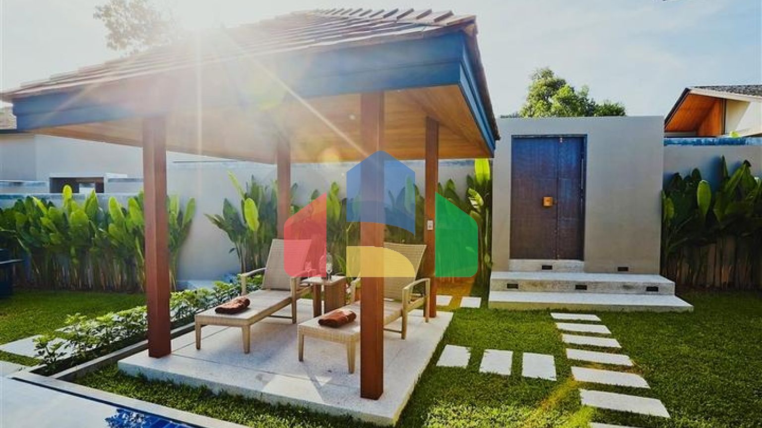 Вілли з трьома спальнями і особистим басейном в 10 хв до моря