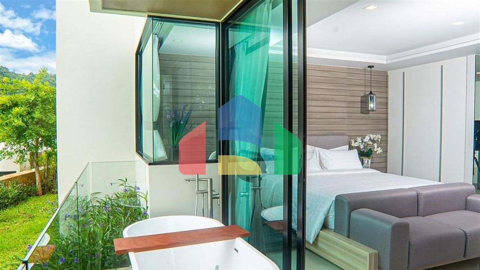 Современный кондоминиум с потрясающим видом на Андаманское море