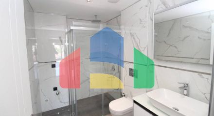 Квартира 4+1 с видом на море в Стамбуле