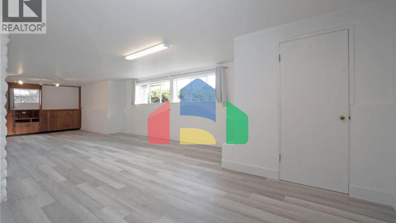 Residential - Single Family Home - West Vancouver, Canada - Canada