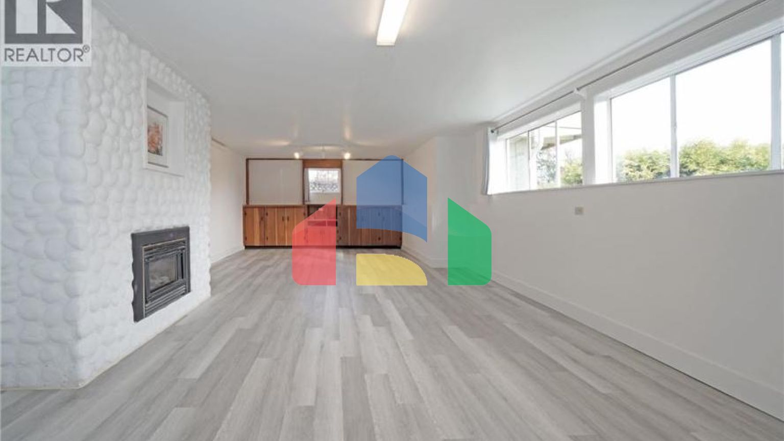 Residential - Single Family Home - West Vancouver, Canada - Canada