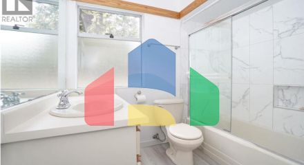 Residential - Single Family Home - West Vancouver, Canada - Canada