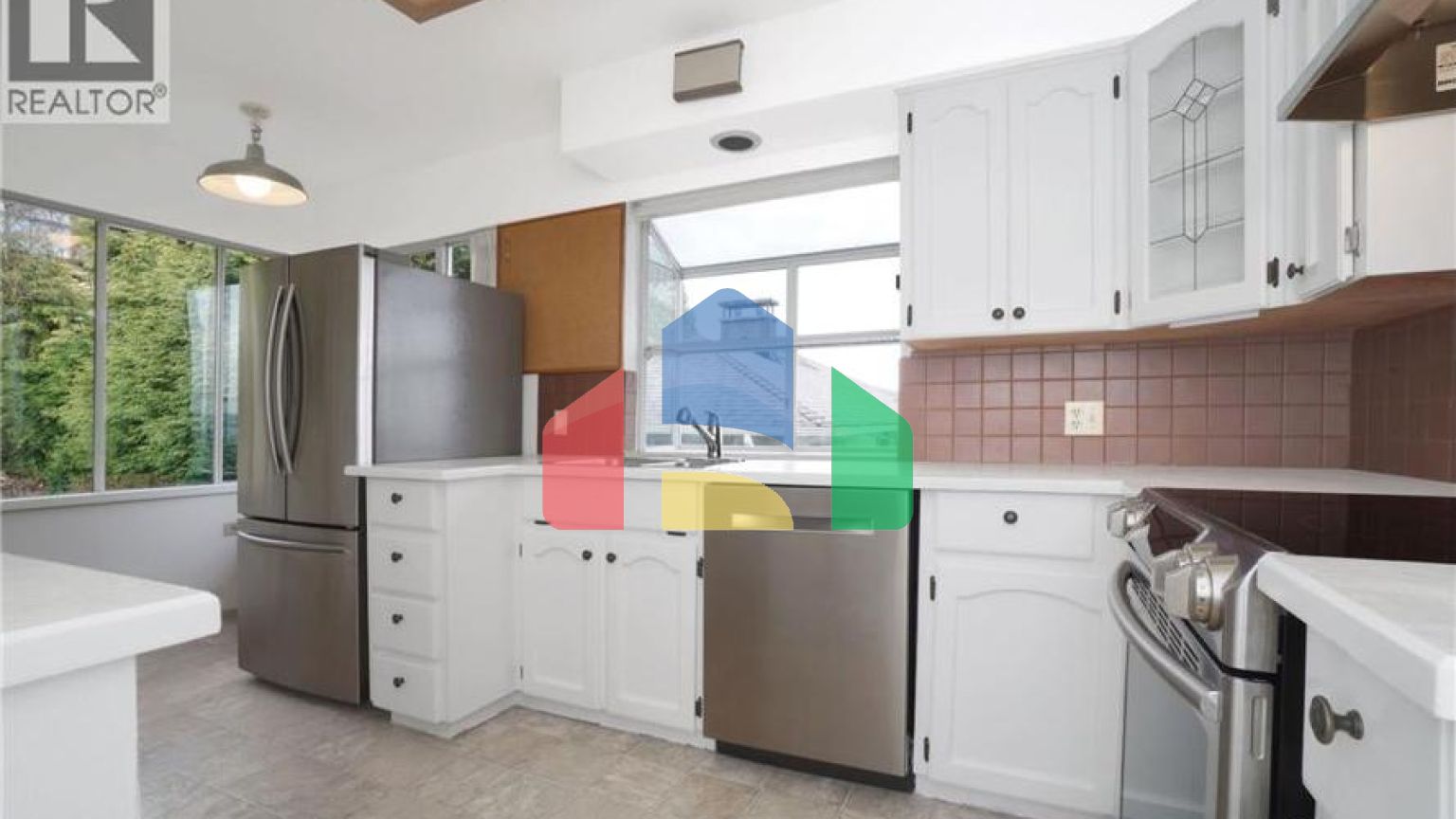 Residential - Single Family Home - West Vancouver, Canada - Canada