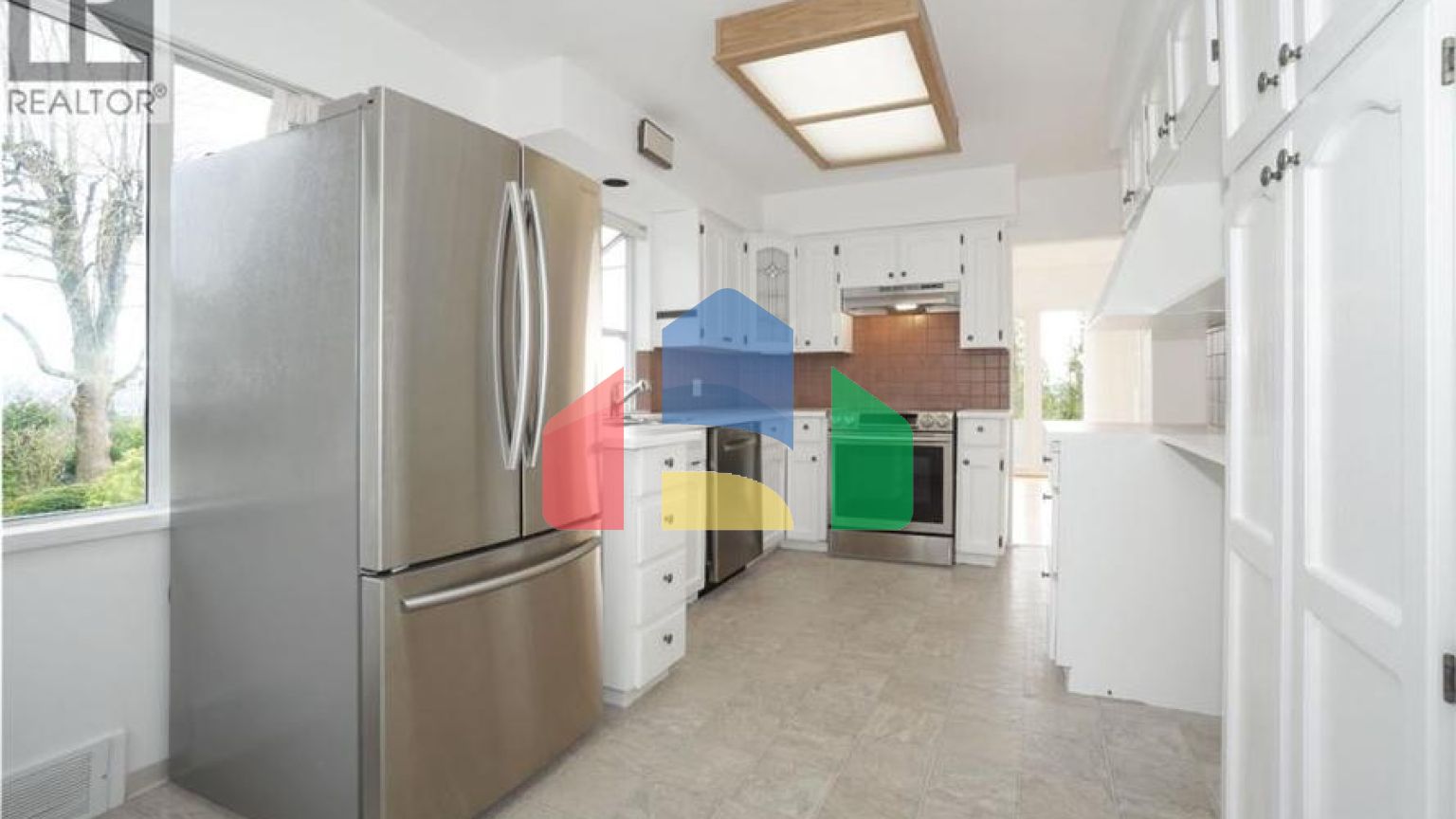 Residential - Single Family Home - West Vancouver, Canada - Canada