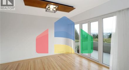 Residential - Single Family Home - West Vancouver, Canada - Canada