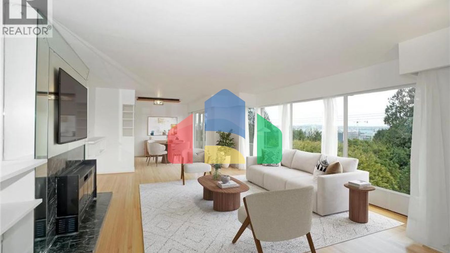 Residential - Single Family Home - West Vancouver, Canada - Canada