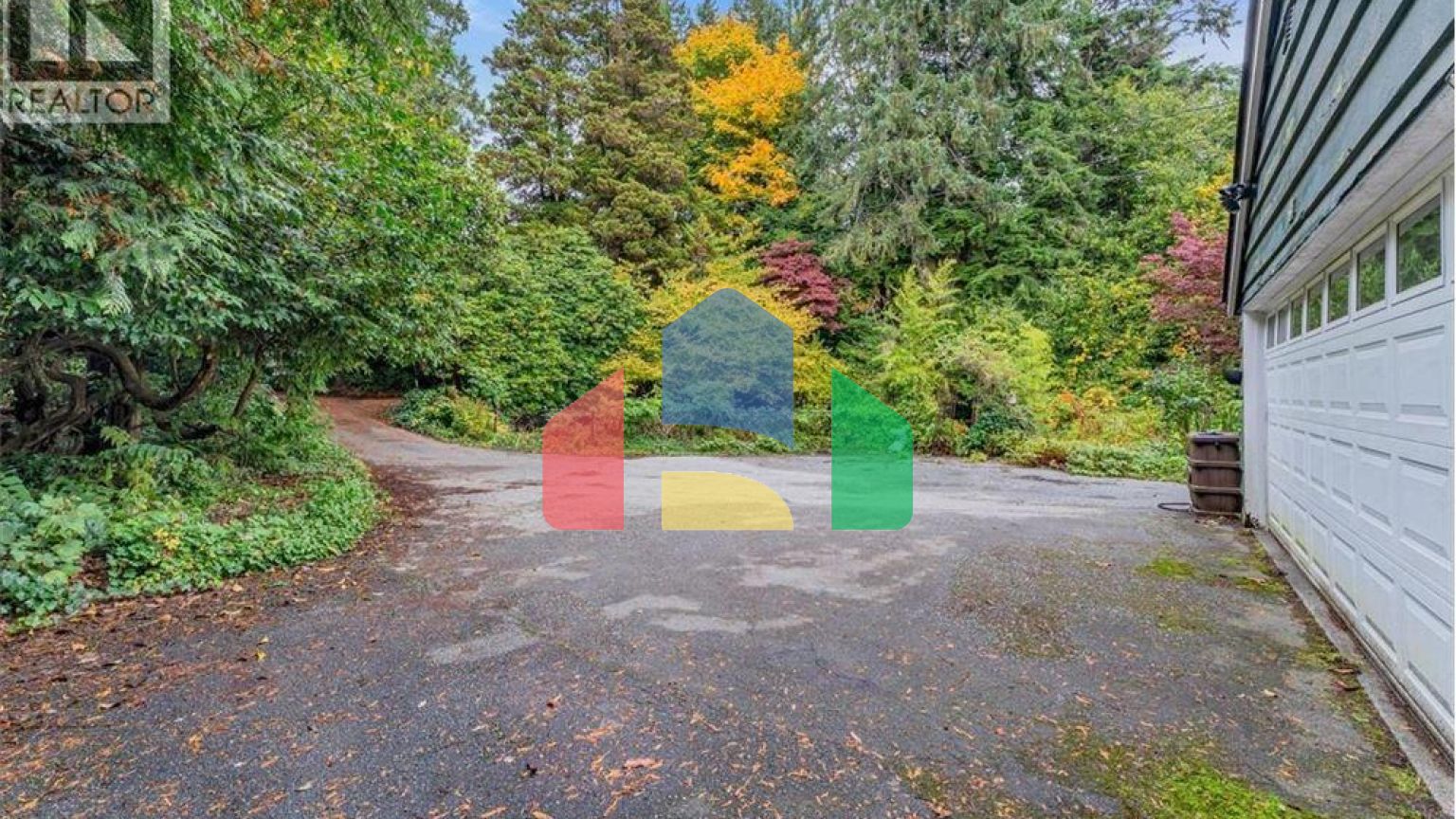 Residential - Single Family Home - West Vancouver, Canada - Canada