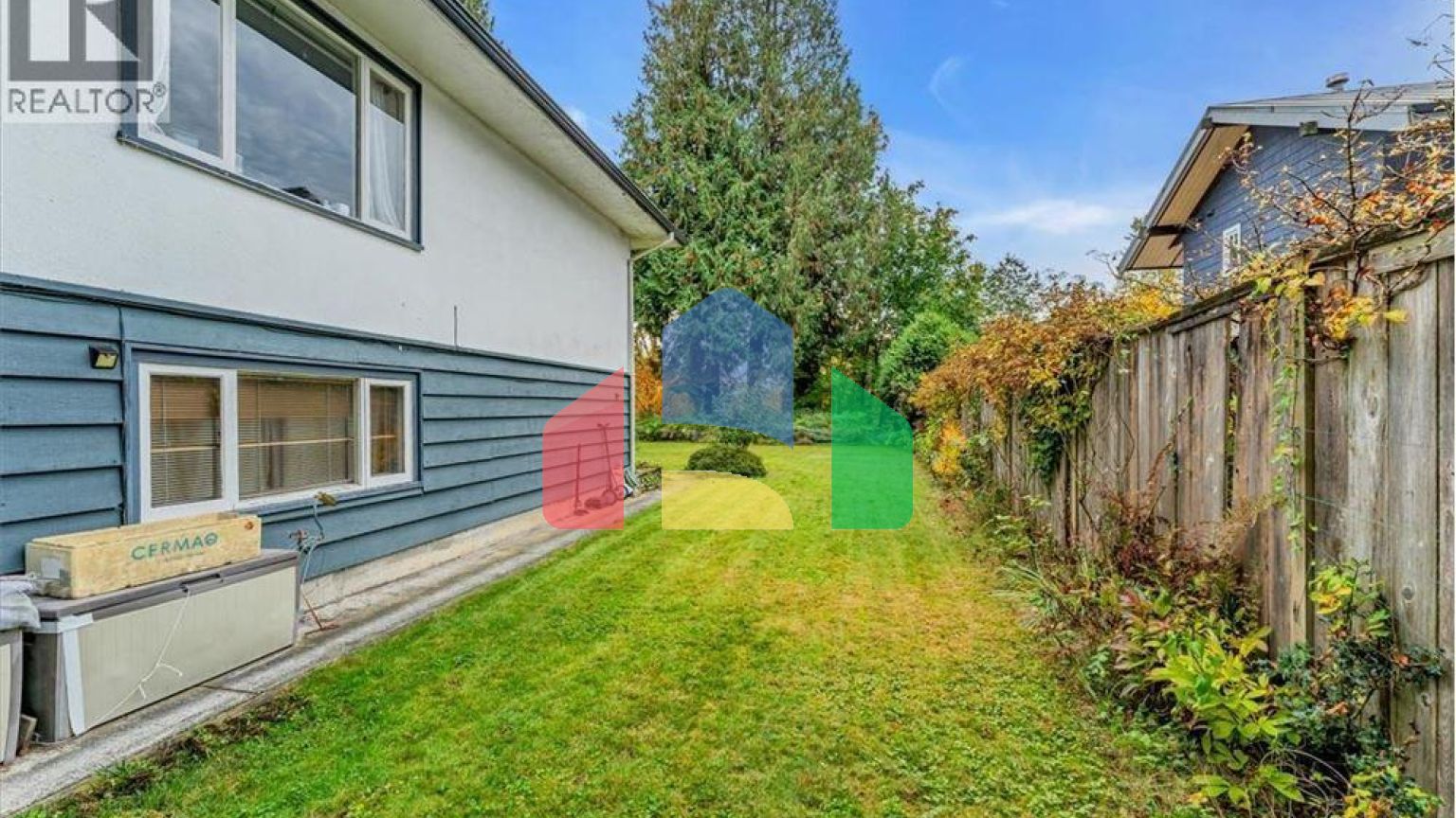 Residential - Single Family Home - West Vancouver, Canada - Canada