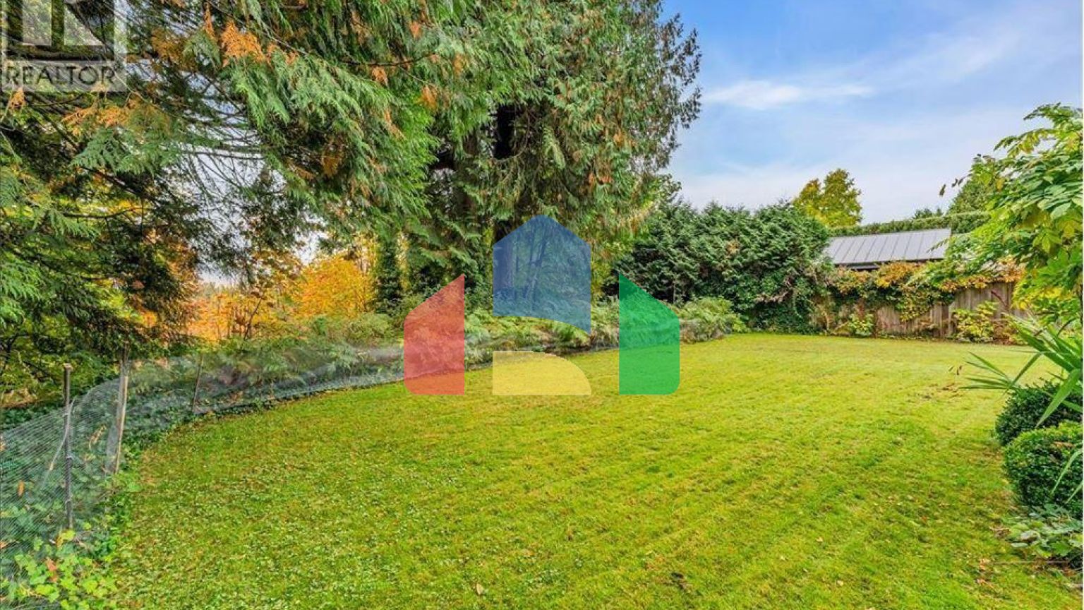 Residential - Single Family Home - West Vancouver, Canada - Canada