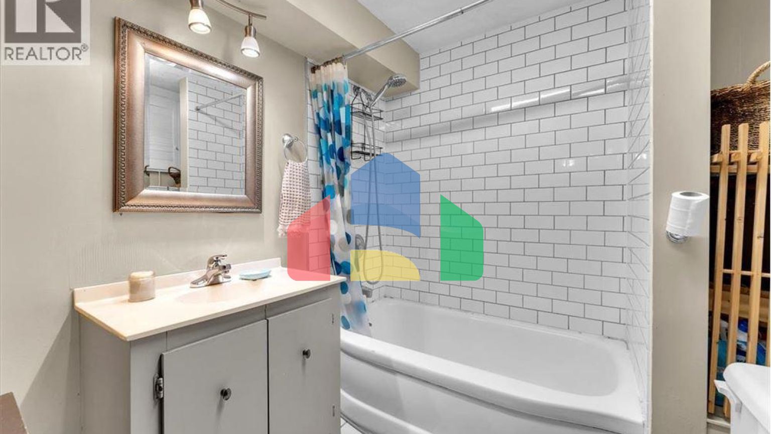 Residential - Single Family Home - West Vancouver, Canada - Canada