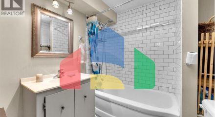 Residential - Single Family Home - West Vancouver, Canada - Canada