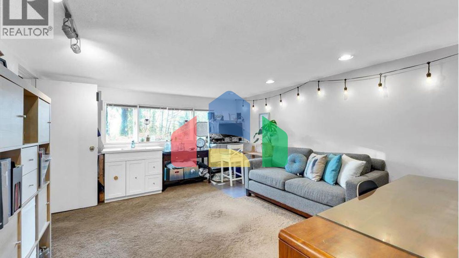 Residential - Single Family Home - West Vancouver, Canada - Canada