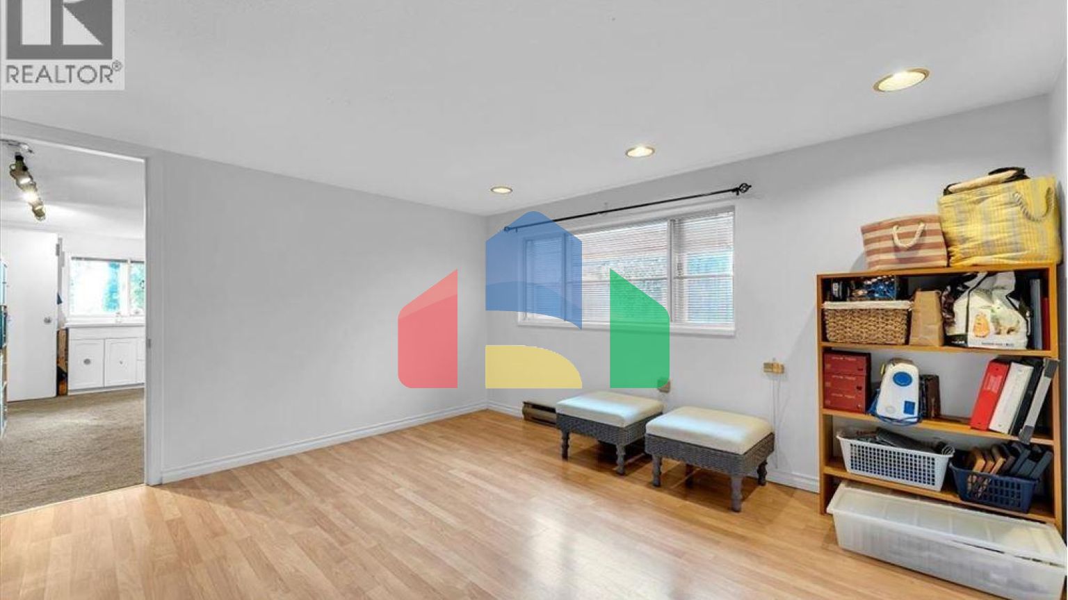 Residential - Single Family Home - West Vancouver, Canada - Canada