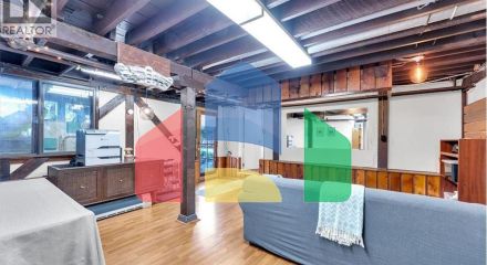 Residential - Single Family Home - West Vancouver, Canada - Canada