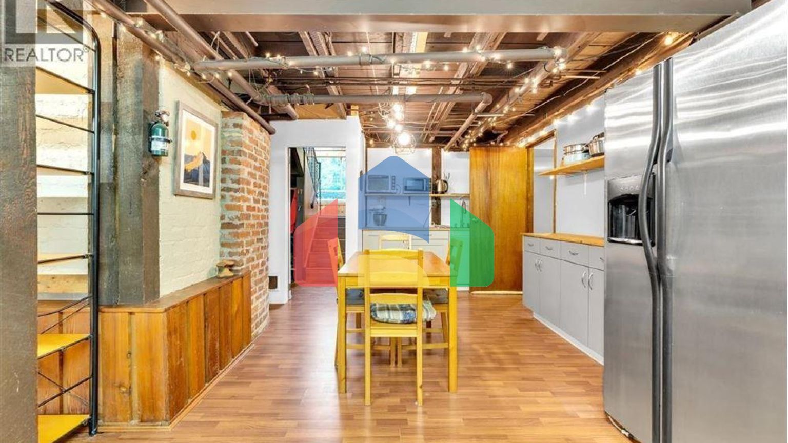 Residential - Single Family Home - West Vancouver, Canada - Canada