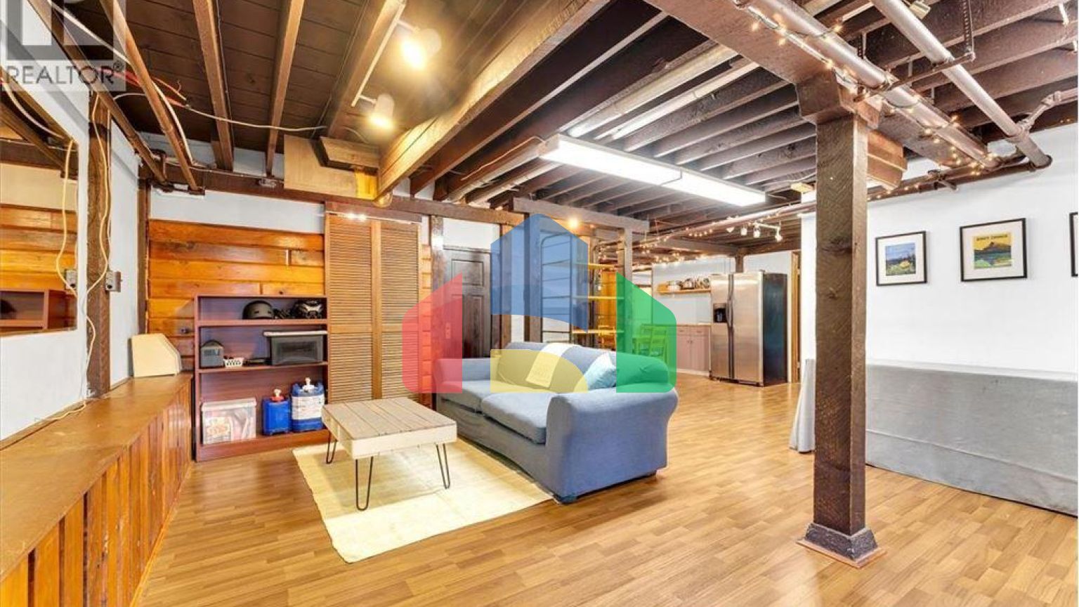 Residential - Single Family Home - West Vancouver, Canada - Canada