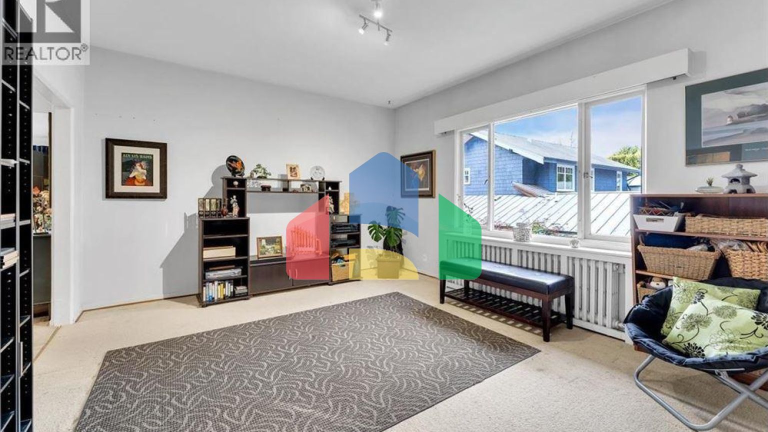 Residential - Single Family Home - West Vancouver, Canada - Canada