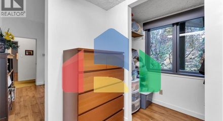 Residential - Single Family Home - West Vancouver, Canada - Canada