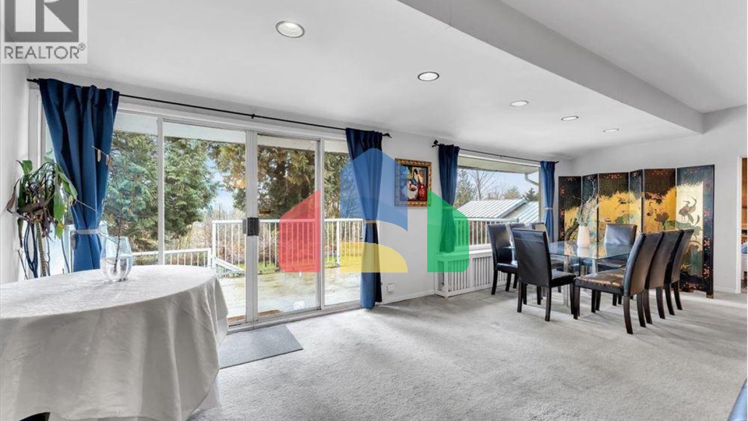 Residential - Single Family Home - West Vancouver, Canada - Canada