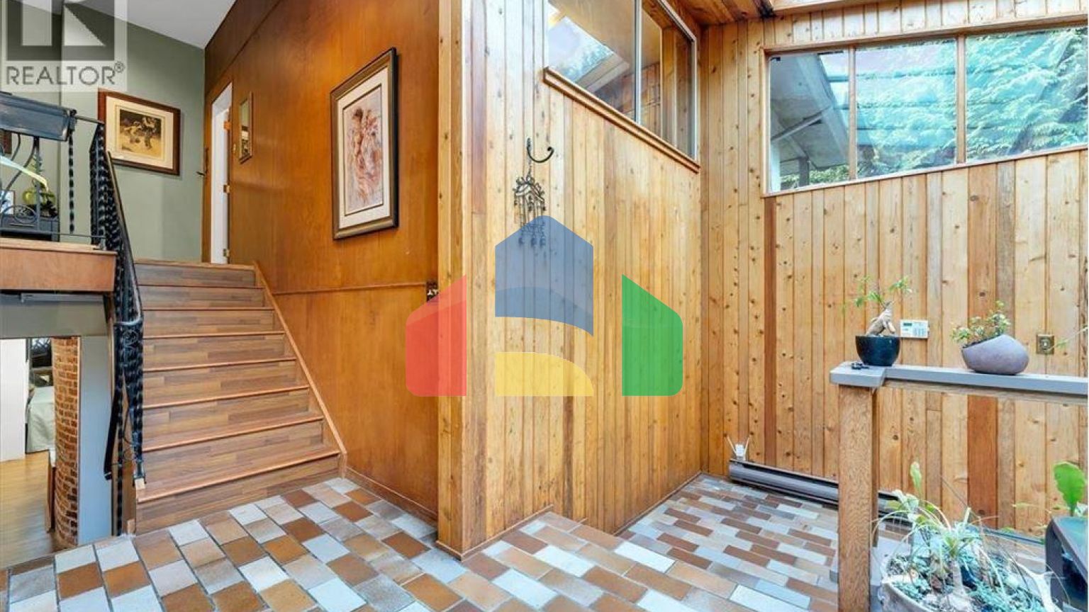 Residential - Single Family Home - West Vancouver, Canada - Canada