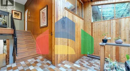 Residential - Single Family Home - West Vancouver, Canada - Canada