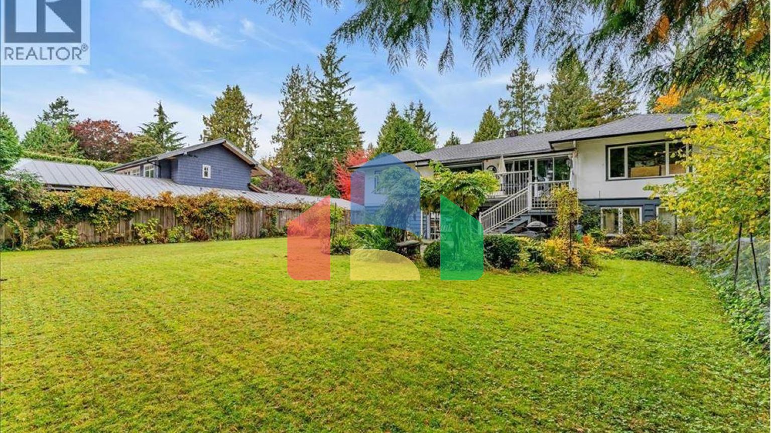 Residential - Single Family Home - West Vancouver, Canada - Canada