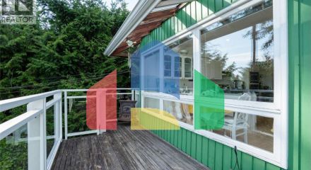 Residential - Single Family Home - West Vancouver, Canada - Canada