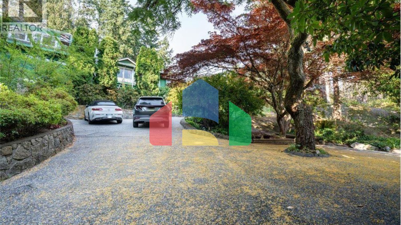 Residential - Single Family Home - West Vancouver, Canada - Canada