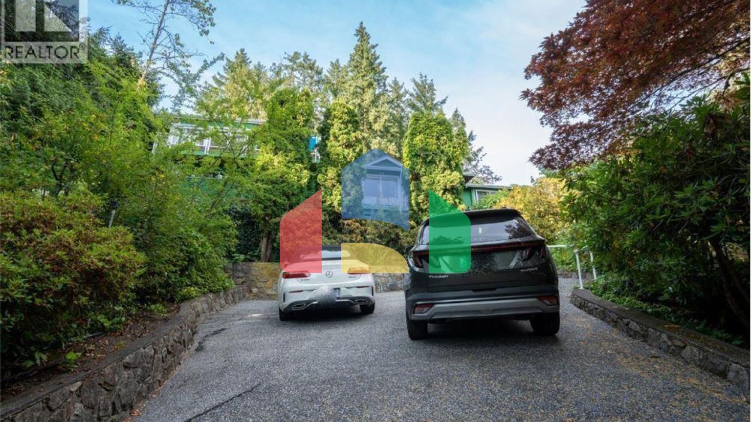 Residential - Single Family Home - West Vancouver, Canada - Canada