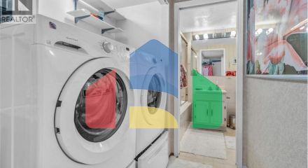 Residential - Single Family Home - West Vancouver, Canada - Canada