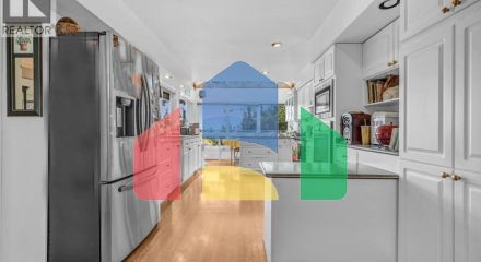 Residential - Single Family Home - West Vancouver, Canada - Canada