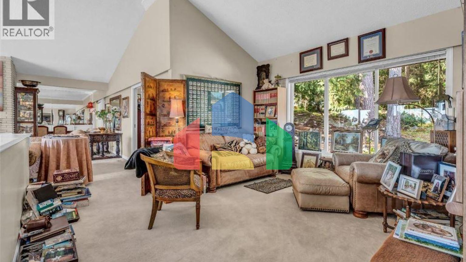 Residential - Single Family Home - West Vancouver, Canada - Canada