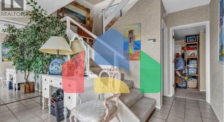 Residential - Single Family Home - West Vancouver, Canada - Canada