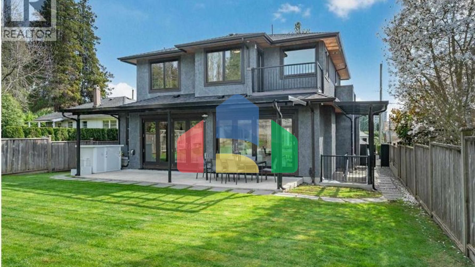 Residential - Single Family Home - West Vancouver, Canada - Canada