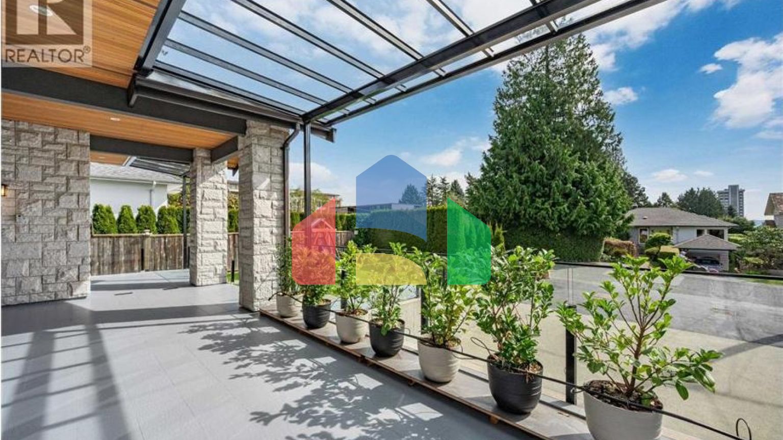 Residential - Single Family Home - West Vancouver, Canada - Canada