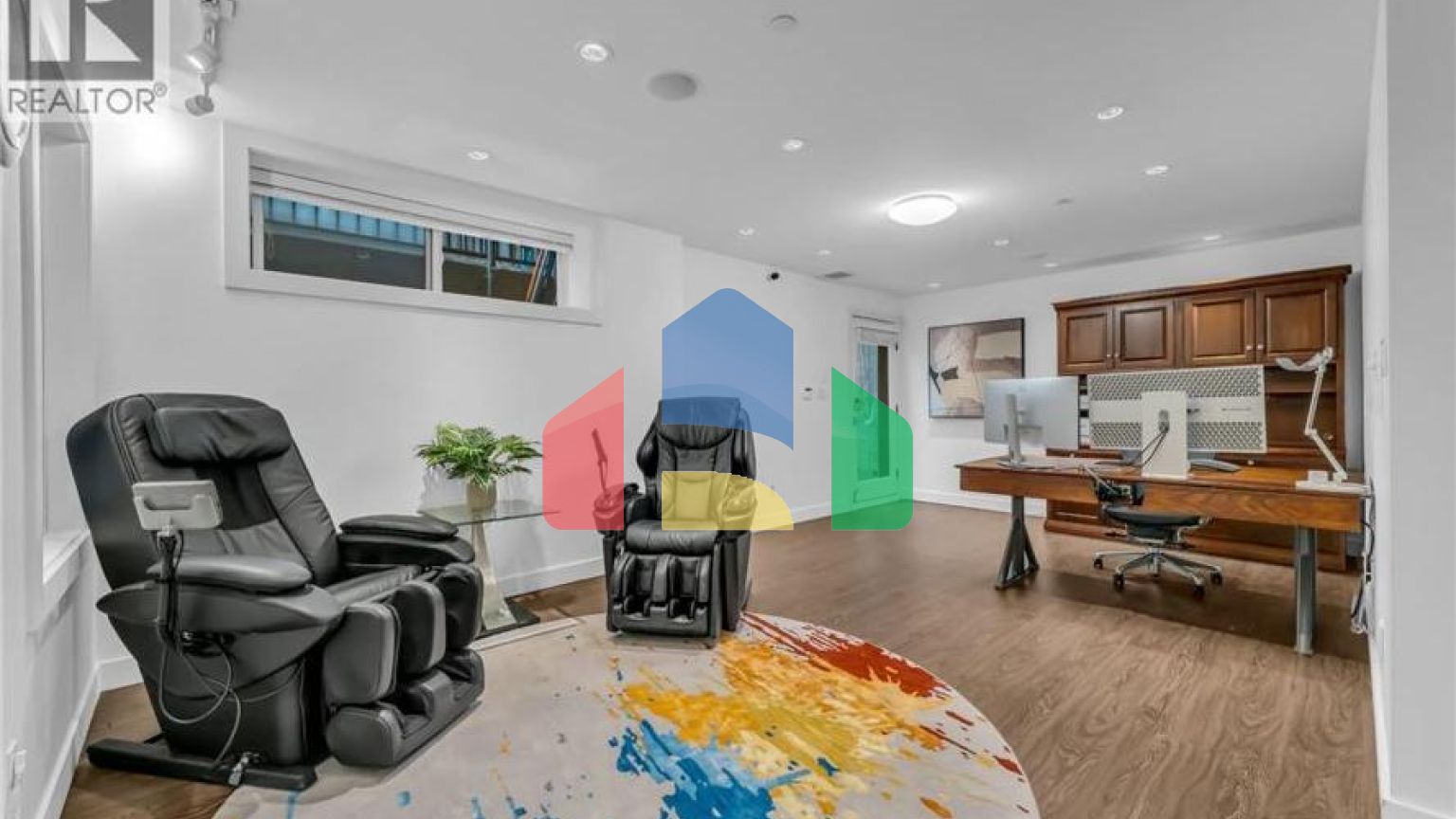 Residential - Single Family Home - West Vancouver, Canada - Canada